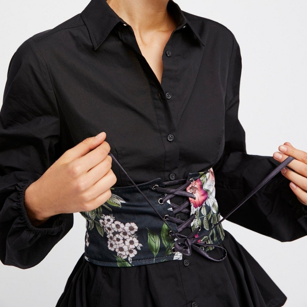🍒NWT🍒 UO SATIN LACE UP CORSET BELT - Picture 4 of 8